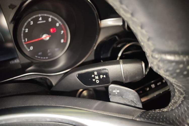 Used Mercedes-Benz C-Class 2018 C 200 Sport Edition Gear Lever
