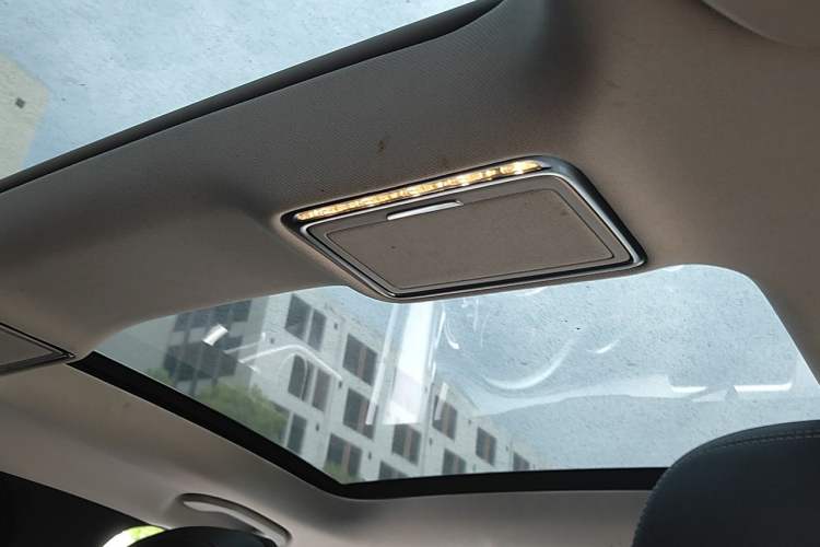 Used Mercedes-Benz C-Class 2018 C 200 L Headliner