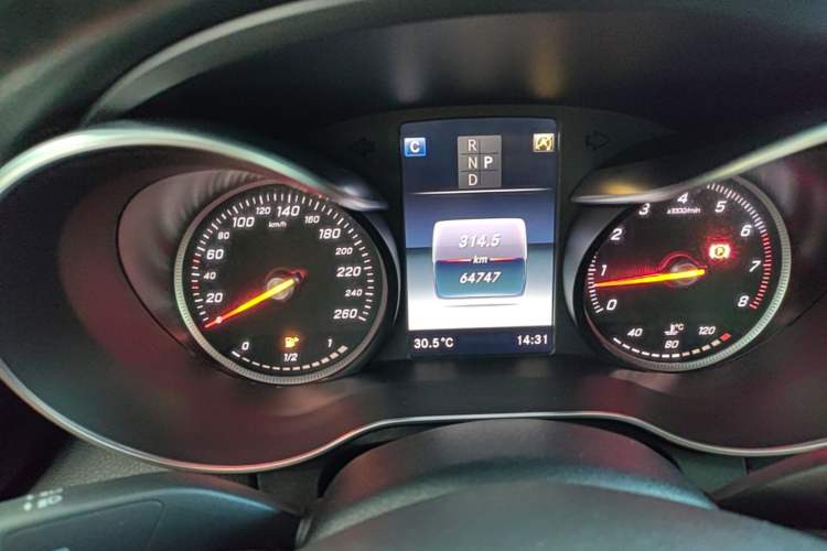 Used Mercedes-Benz C-Class 2018 C 180 L Fashion Edition Sport Version Instrument Cluster