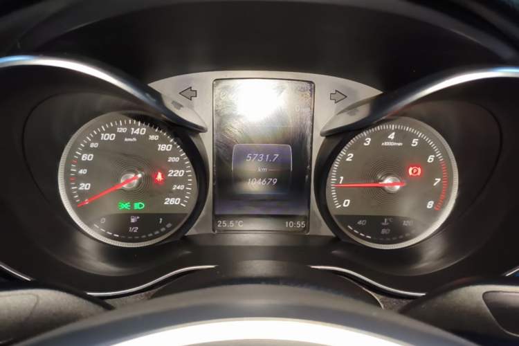 Used Mercedes-Benz C-Class 2018 C 180 L Fashion Edition Sport Version Instrument Cluster