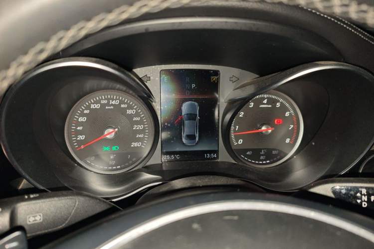 Used Mercedes-Benz C-Class 2018 C 180 L Fashion Edition Sport Version Instrument Cluster