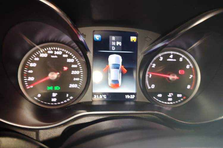 Used Mercedes-Benz C-Class 2018 C 180 L Fashion Edition Sport Version Instrument Cluster
