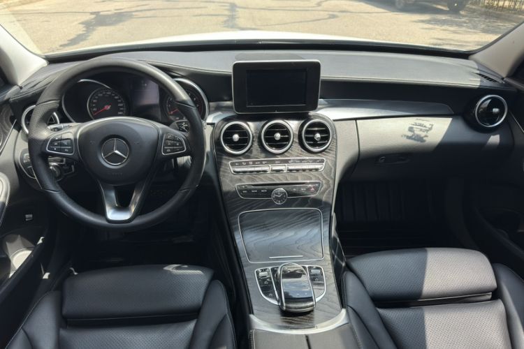 Used Mercedes-Benz C-Class 2018 C 180 L Fashion Edition Sport Version Interior 1