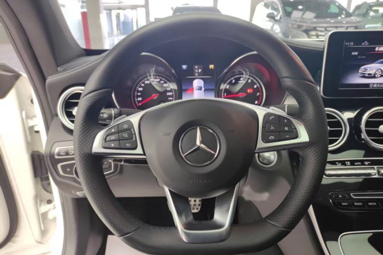 Used Mercedes-Benz C-Class 2018 C 200 Coupe Interior 1