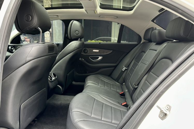 Used Mercedes-Benz C-Class 2018 C 200 L 4MATIC Sport Edition Interior 1