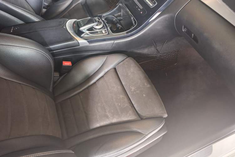 Used Mercedes-Benz C-Class 2018 C 200 Sport Edition Interior 1