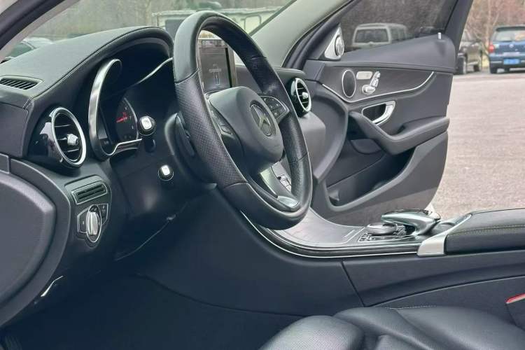 Used Mercedes-Benz C-Class 2018 C 200 L Sport Edition Interior 1
