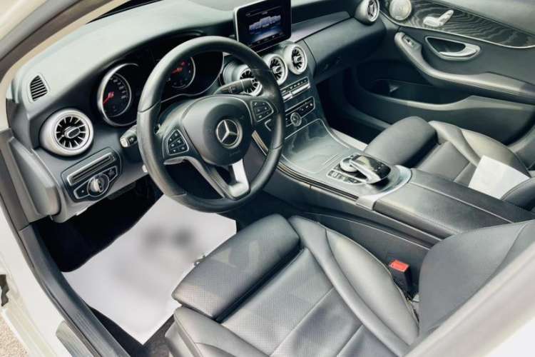 Used Mercedes-Benz C-Class 2018 C 200 Estate Interior 1