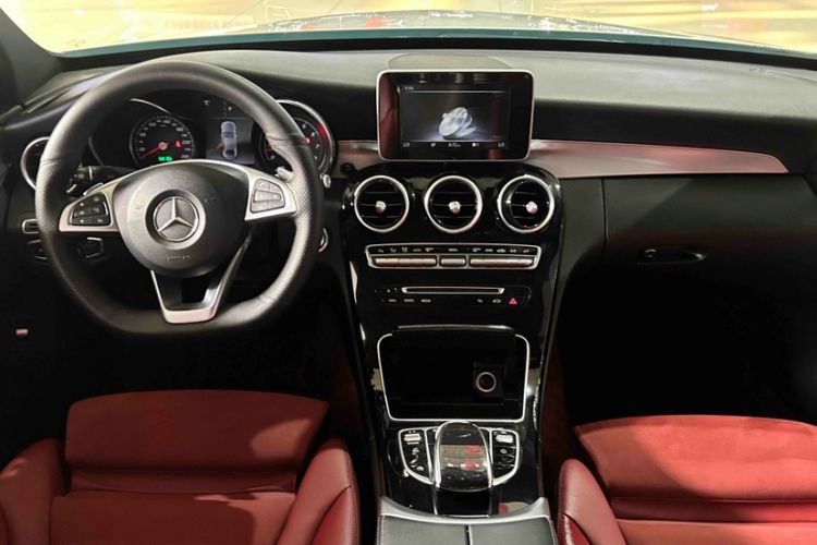 Used Mercedes-Benz C-Class 2018 C 200 Sport Edition Interior 1
