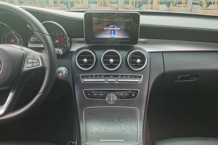 Used Mercedes-Benz C-Class 2018 C 200 L Sport Edition Interior 13