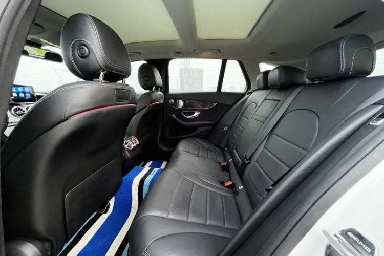 Used Mercedes-Benz C-Class 2018 C 200 Estate Interior 2