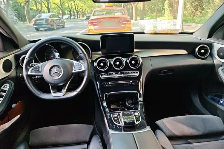 Used Mercedes-Benz C-Class 2018 C 200 Sport Edition Interior 2