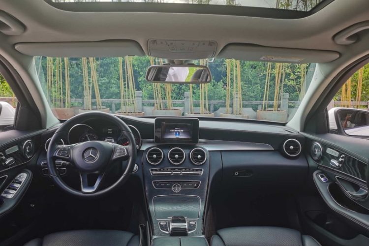 Used Mercedes-Benz C-Class 2018 C 200 L Sport Edition Interior 2