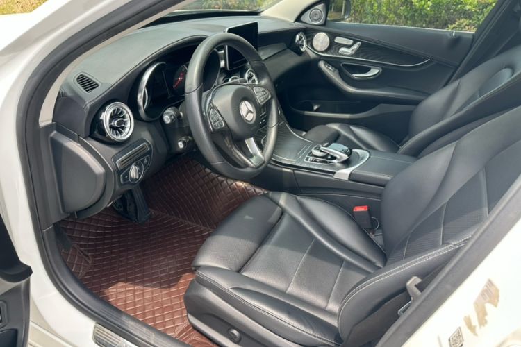Used Mercedes-Benz C-Class 2018 C 200 L Sport Edition Interior 2