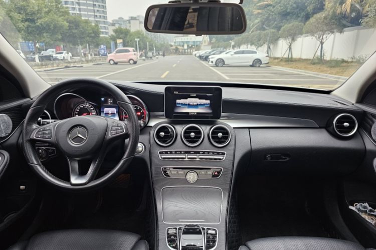 Used Mercedes-Benz C-Class 2018 C 200 L Sport Edition Interior 2