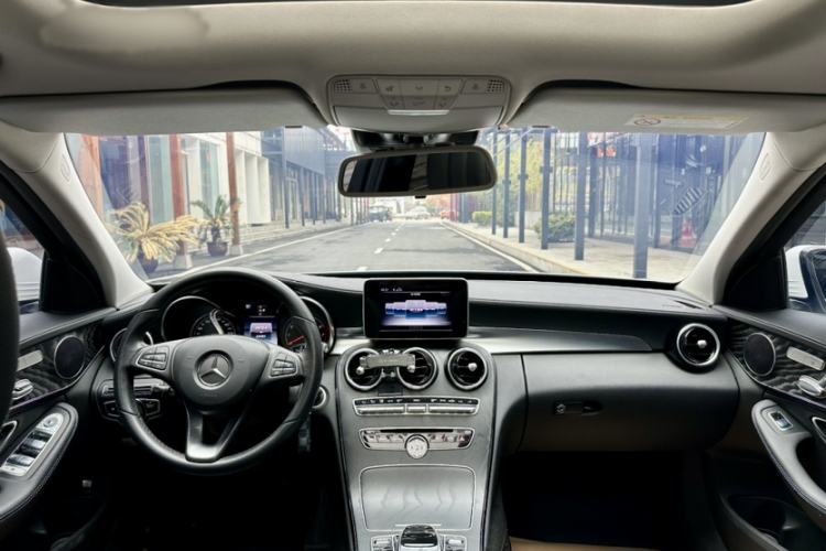 Used Mercedes-Benz C-Class 2018 C 200 L 4MATIC Sport Edition Interior 2