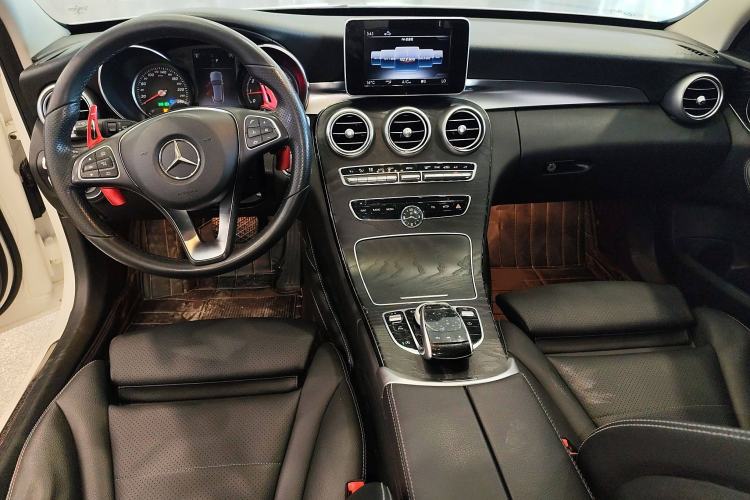 Used Mercedes-Benz C-Class 2018 C 200 Estate Interior 2