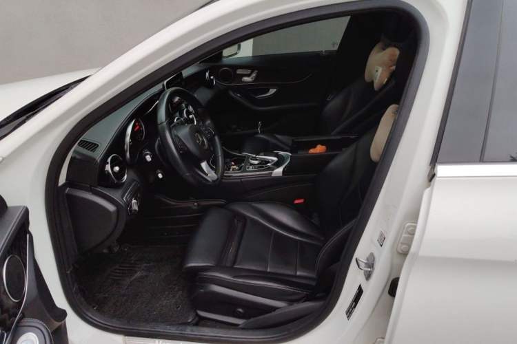 Used Mercedes-Benz C-Class 2018 C 200 L Sport Edition Interior 2