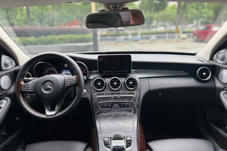 Used Mercedes-Benz C-Class 2018 C 200 L Sport Edition Interior 2