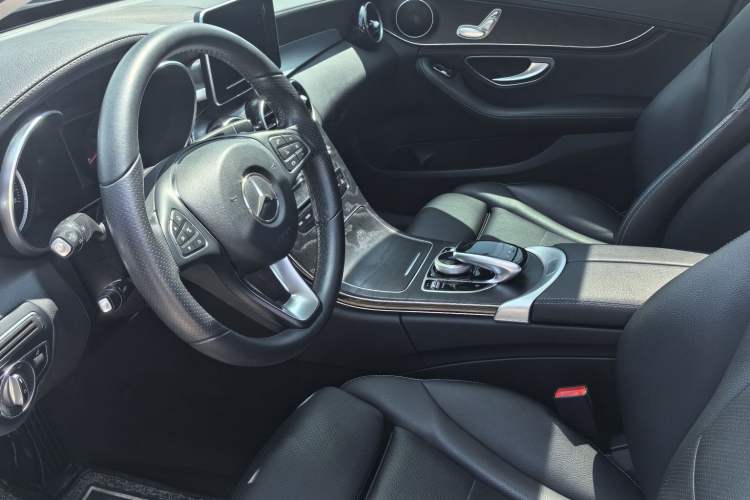 Used Mercedes-Benz C-Class 2018 C 180 L Fashion Edition Sport Version Interior 2
