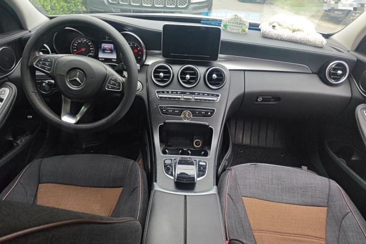 Used Mercedes-Benz C-Class 2018 C 200 L Sport Edition Interior 2