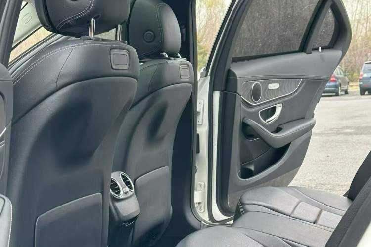 Used Mercedes-Benz C-Class 2018 C 200 L Sport Edition Interior 2