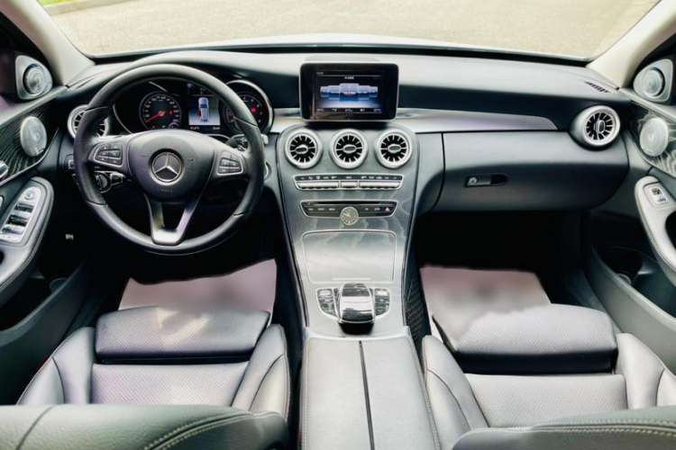 Used Mercedes-Benz C-Class 2018 C 200 Estate Interior 2