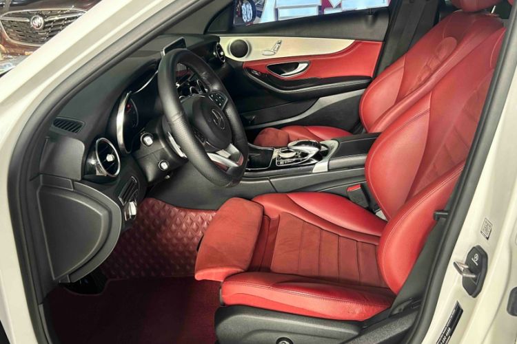 Used Mercedes-Benz C-Class 2018 C 200 Sport Edition Interior 2
