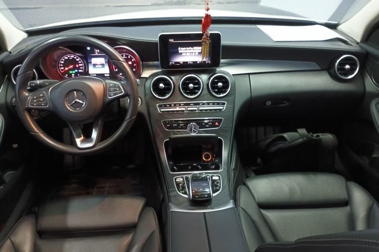 Used Mercedes-Benz C-Class 2018 C 180 L Fashion Edition Sport Version Interior 2