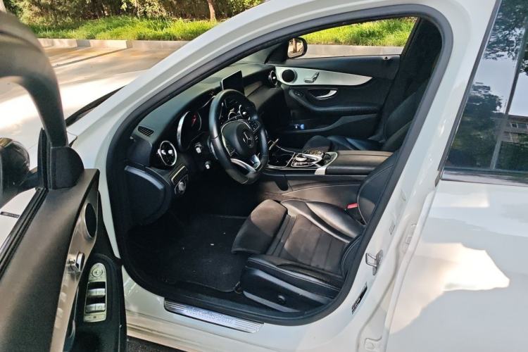 Used Mercedes-Benz C-Class 2018 C 200 Sport Edition Interior 3
