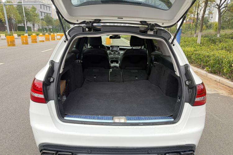Used Mercedes-Benz C-Class 2018 C 200 Estate Interior 3