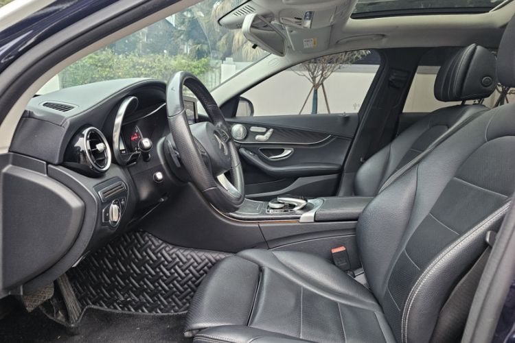 Used Mercedes-Benz C-Class 2018 C 200 L Sport Edition Interior 3