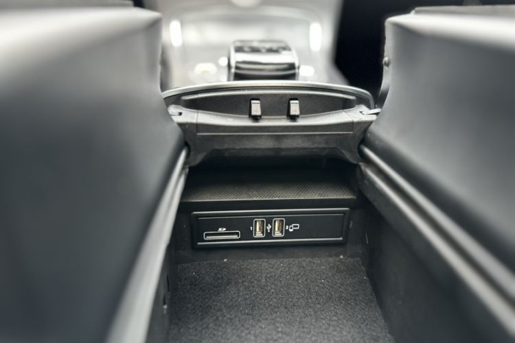 Used Mercedes-Benz C-Class 2018 C 200 L Sport Edition Interior 3