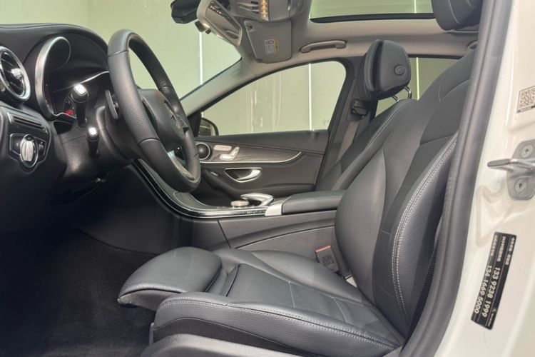 Used Mercedes-Benz C-Class 2018 C 200 L Sport Edition Interior 3