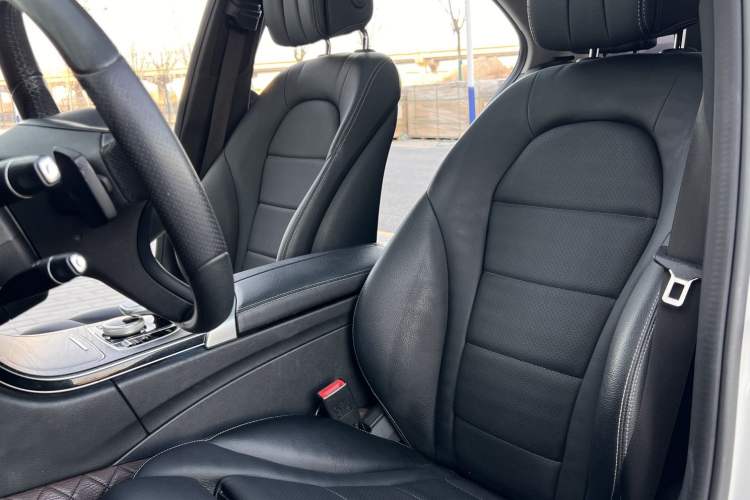 Used Mercedes-Benz C-Class 2018 C 200 L Sport Edition Interior 3