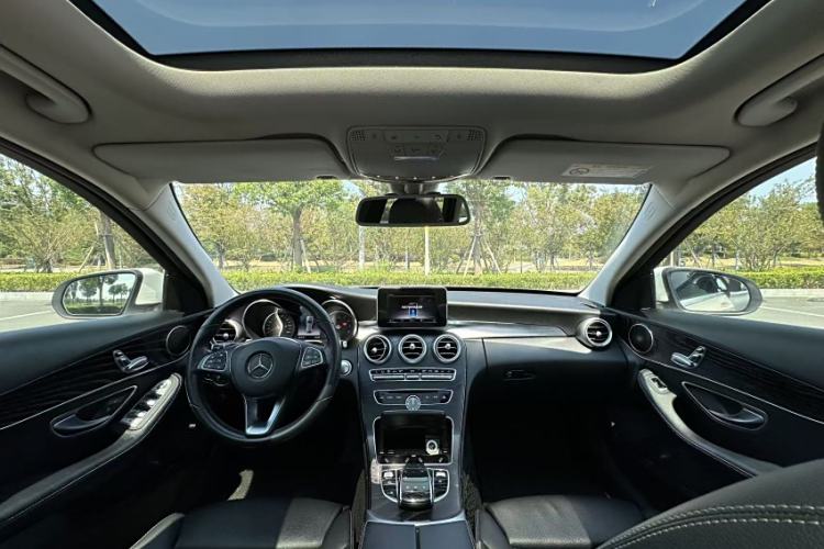 Used Mercedes-Benz C-Class 2018 C 200 Estate Interior 3