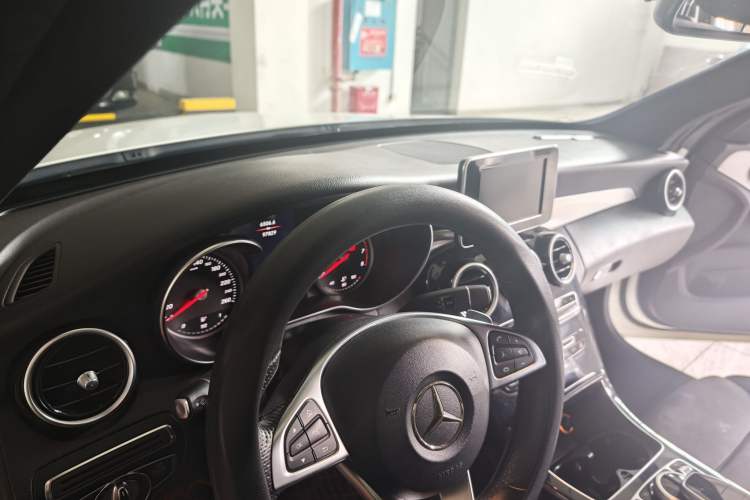 Used Mercedes-Benz C-Class 2018 C 200 Sport Edition Interior 3
