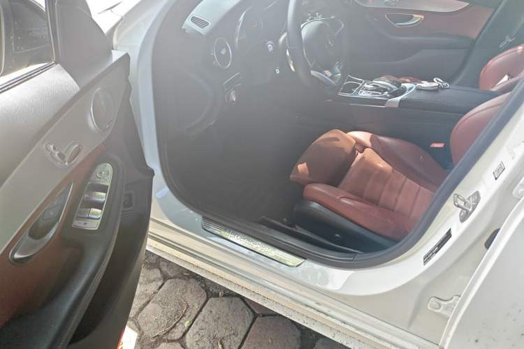 Used Mercedes-Benz C-Class 2018 C 200 Sport Edition Interior 3