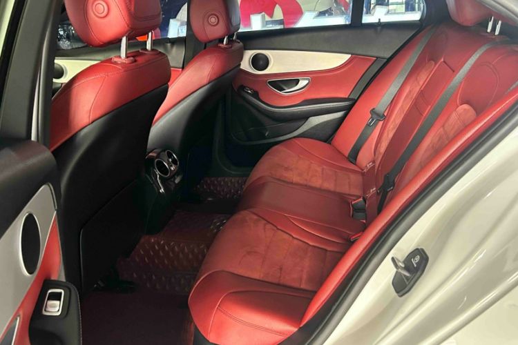Used Mercedes-Benz C-Class 2018 C 200 Sport Edition Interior 3