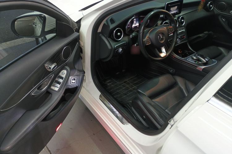Used Mercedes-Benz C-Class 2018 C 180 L Fashion Edition Sport Version Interior 3