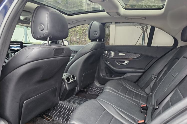 Used Mercedes-Benz C-Class 2018 C 200 L Sport Edition Interior 4
