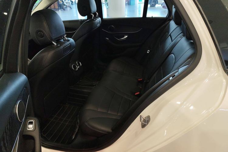 Used Mercedes-Benz C-Class 2018 C 200 Estate Interior 4