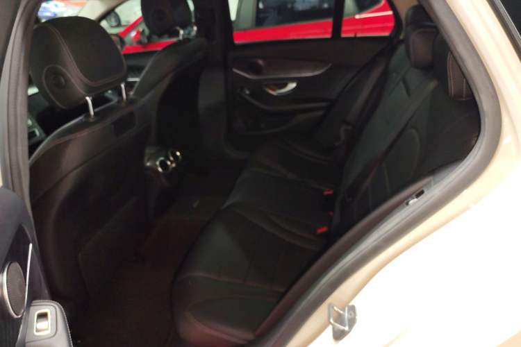 Used Mercedes-Benz C-Class 2018 C 200 Estate Interior 4