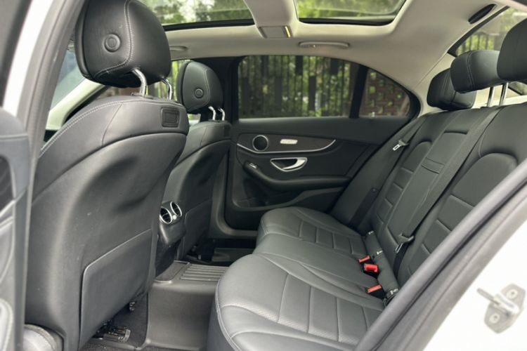 Used Mercedes-Benz C-Class 2018 C 200 L Sport Edition Interior 4