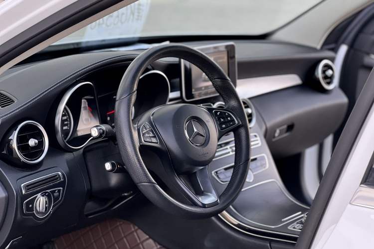 Used Mercedes-Benz C-Class 2018 C 200 L Sport Edition Interior 4
