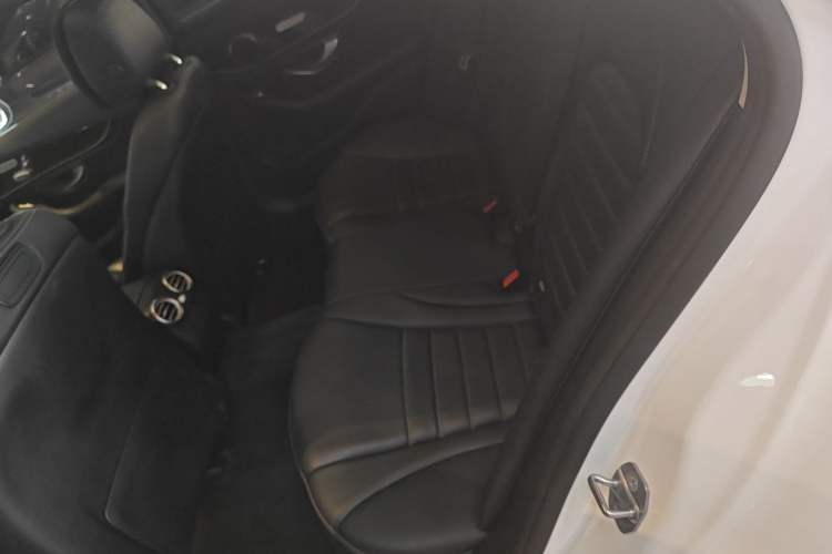 Used Mercedes-Benz C-Class 2018 C 200 L Interior 4