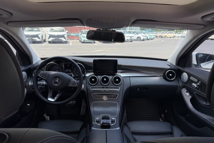 Used Mercedes-Benz C-Class 2018 C 200 L Sport Edition Interior 4