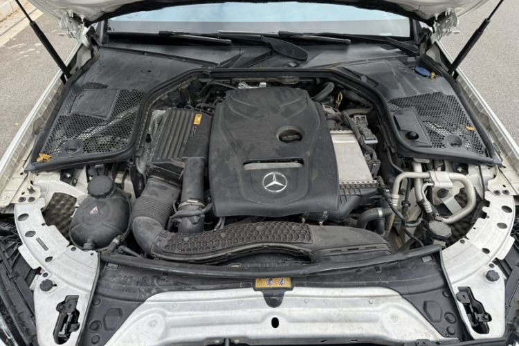 Used Mercedes-Benz C-Class 2018 C 200 Estate Interior 5
