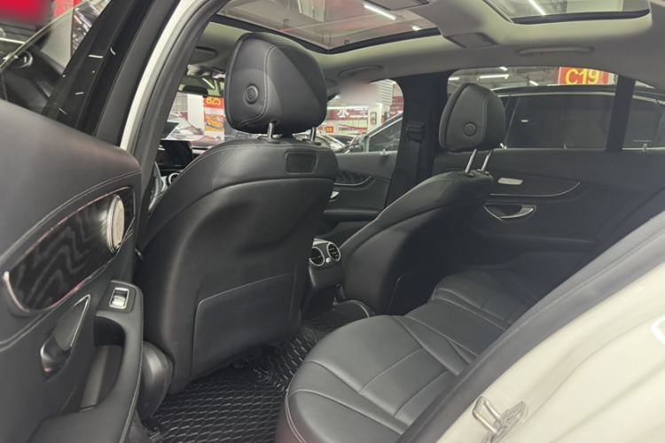 Used Mercedes-Benz C-Class 2018 C 200 L Sport Edition Interior 5