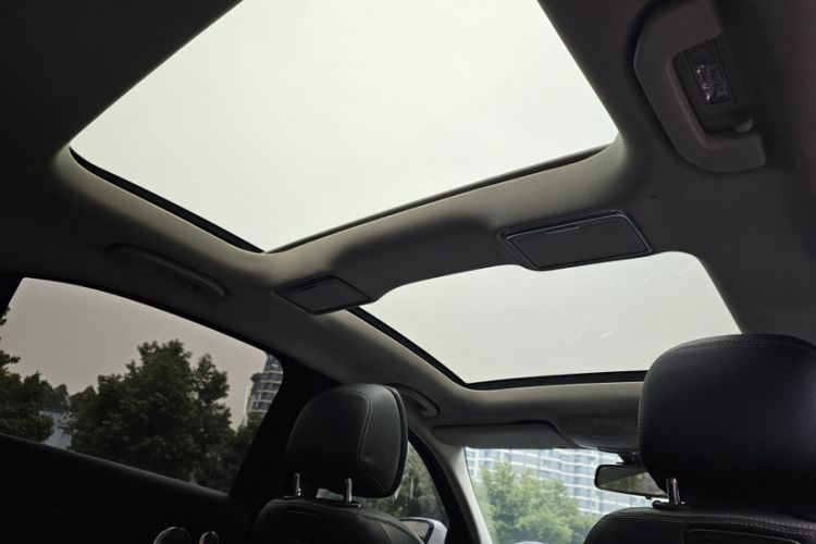 Used Mercedes-Benz C-Class 2018 C 200 L Sport Edition Interior 5